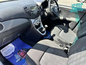 Used Hyundai i10 2010 for sale - 78456888: Photo