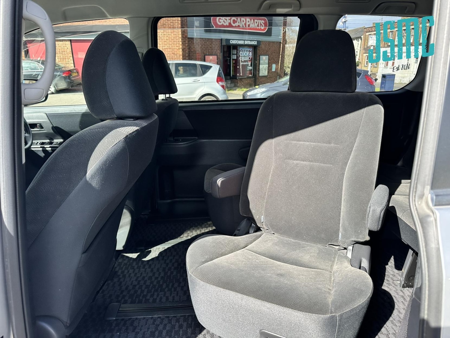 Used Toyota Voxy 2010 for sale - 78067628: Photo 14