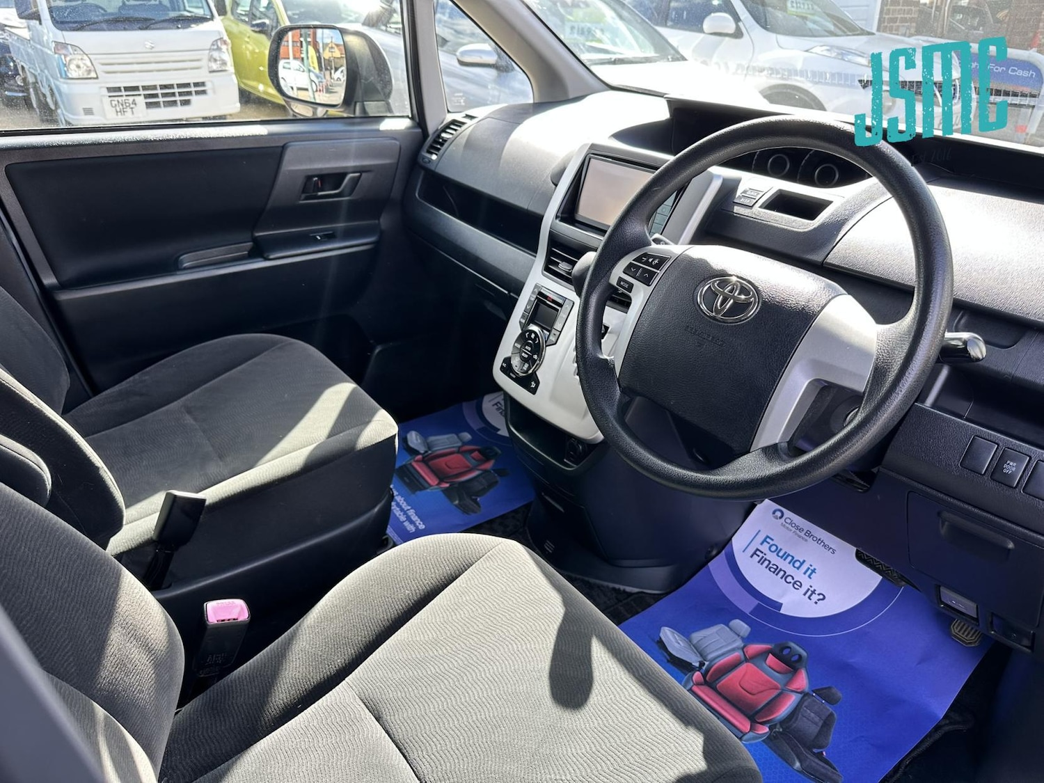 Used Toyota Voxy 2010 for sale - 78067628: Photo 3