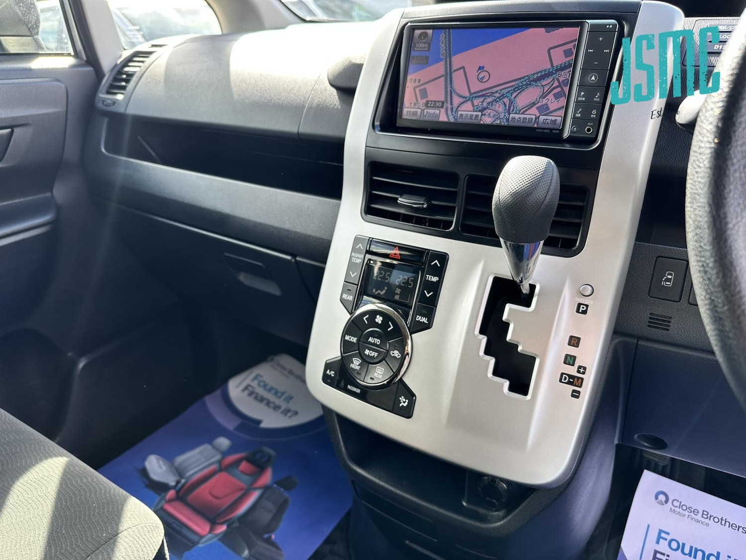 Used Toyota Voxy 2010 for sale - 78067628: Photo 31