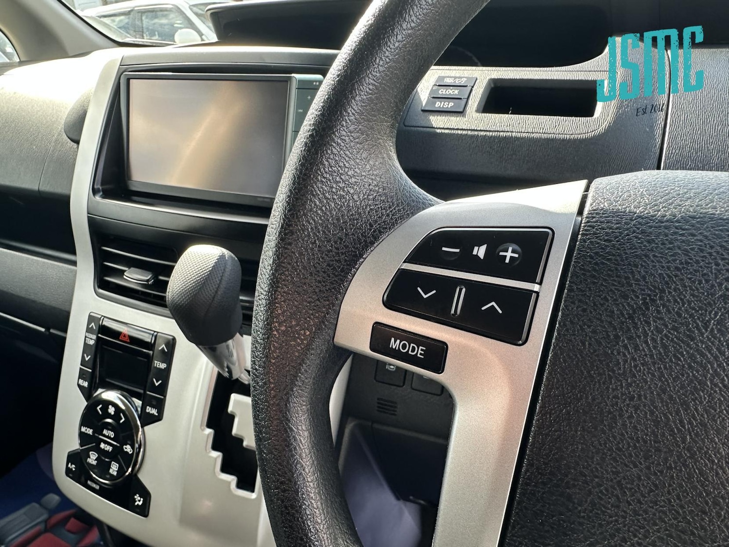 Used Toyota Voxy 2010 for sale - 78067628: Photo 32