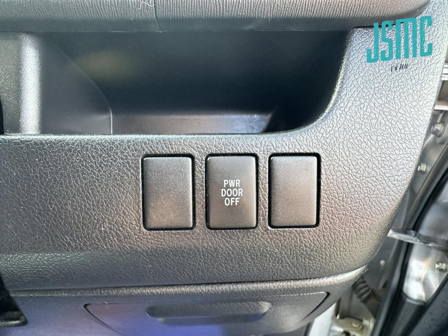 Used Toyota Voxy 2010 for sale - 78067628: Photo 33