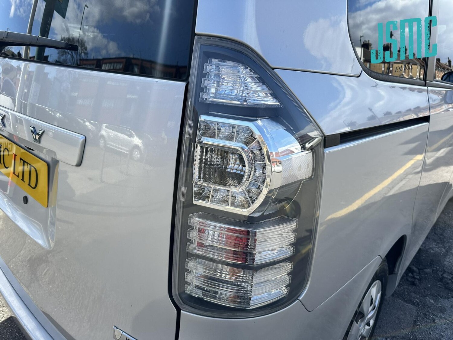 Used Toyota Voxy 2010 for sale - 78067628: Photo 35