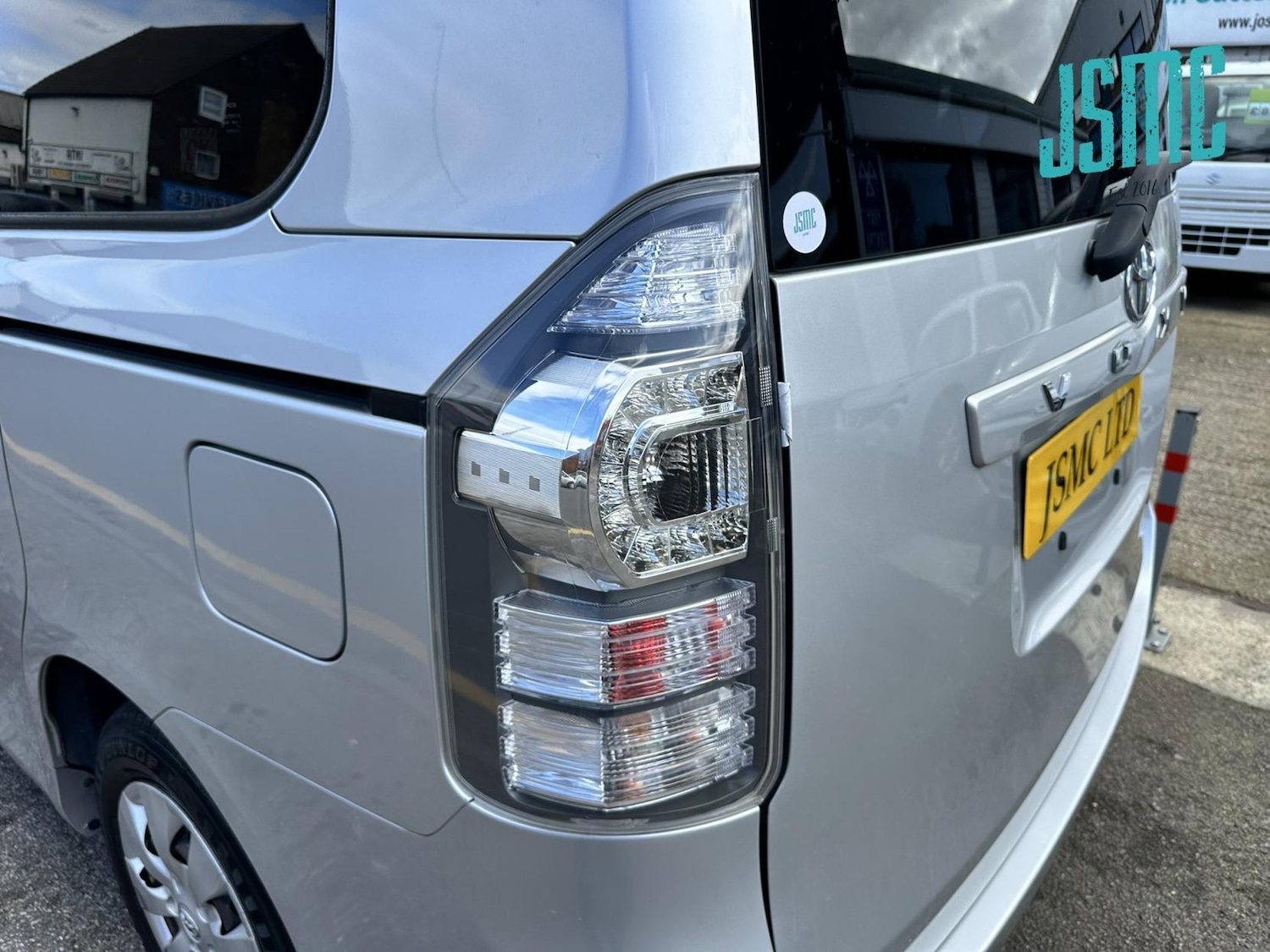 Used Toyota Voxy 2010 for sale - 78067628: Photo 36