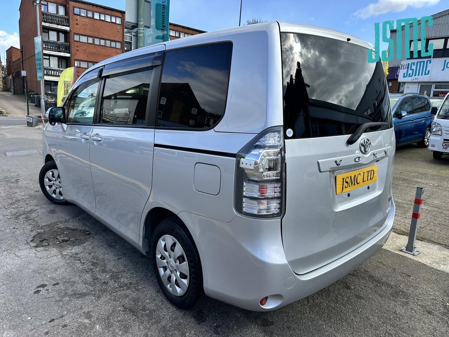 Used Toyota Voxy 2010 for sale - 78067628: Photo 4