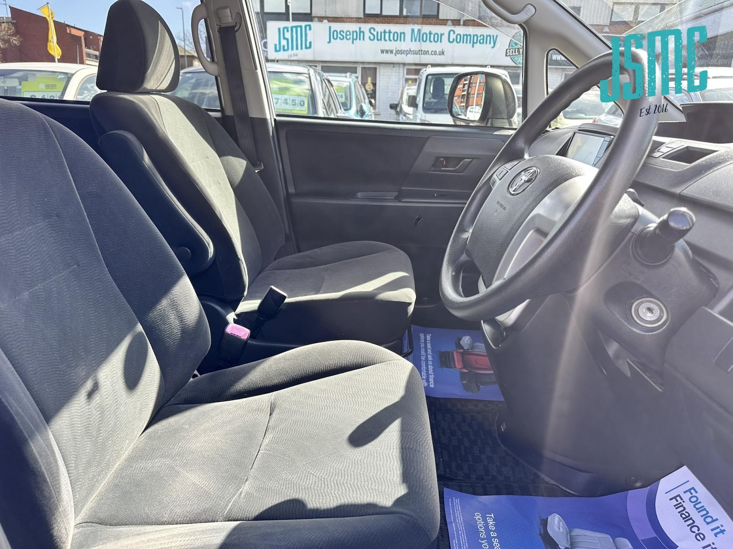 Used Toyota Voxy 2010 for sale - 78067628: Photo 5