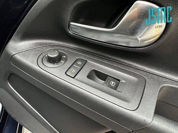 Used Volkswagen up! 2012 for sale - 76178190: Photo 15