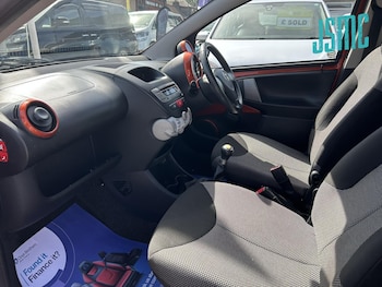 Used Toyota AYGO 2013 for sale - 79088741: Photo