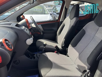 Used Toyota AYGO 2013 for sale - 79088741: Photo