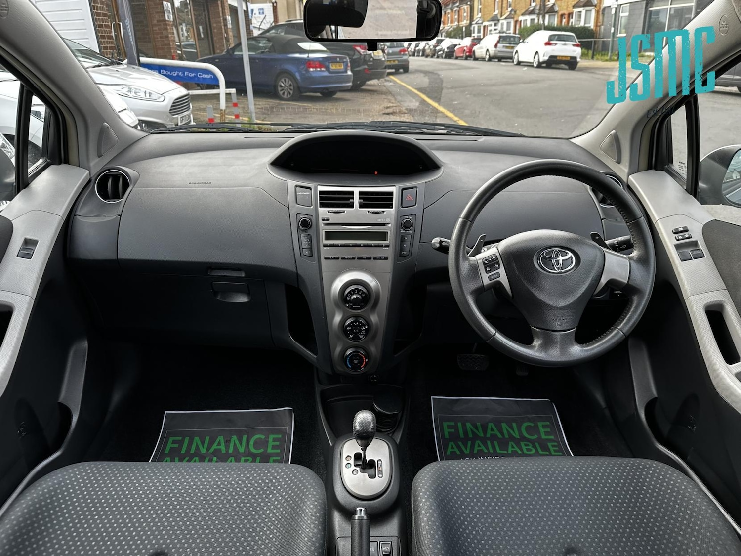 Used Toyota Yaris 2010 for sale - 76625578: Photo 11