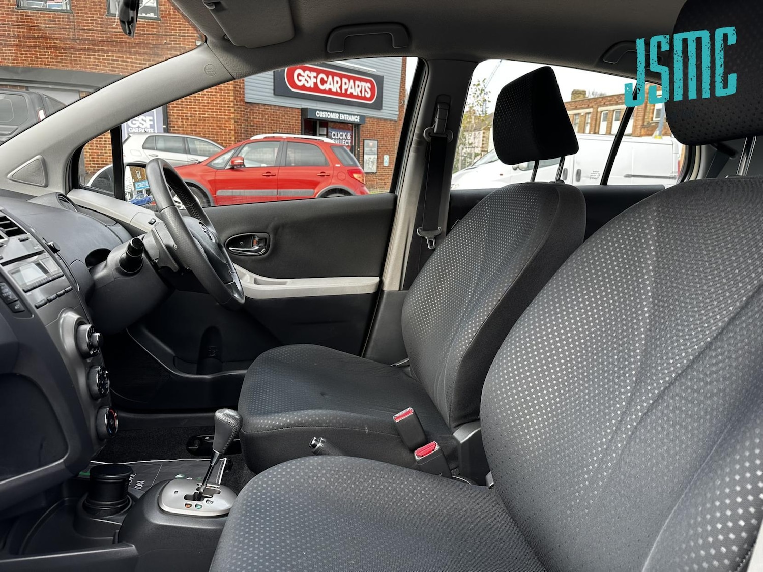 Used Toyota Yaris 2010 for sale - 76625578: Photo 6