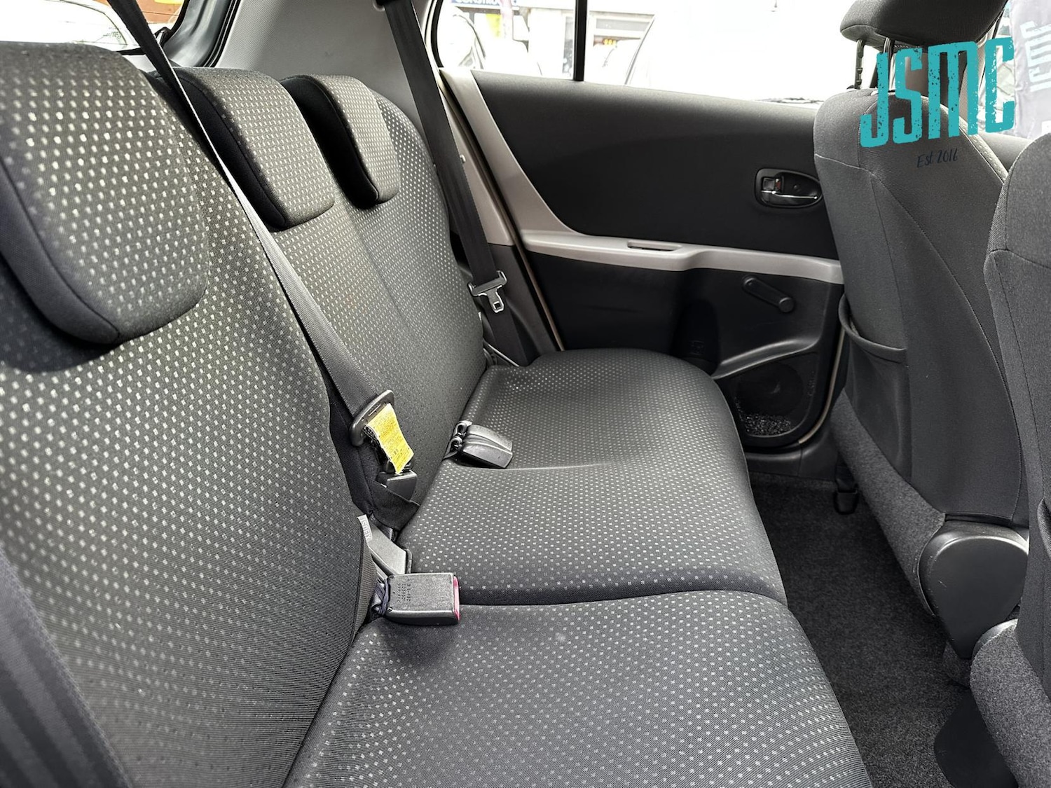 Used Toyota Yaris 2010 for sale - 76625578: Photo 8