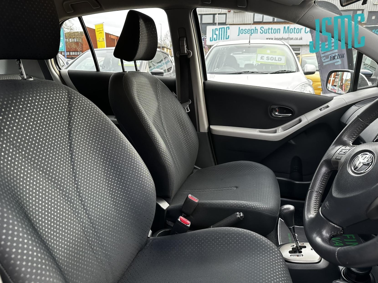 Used Toyota Yaris 2010 for sale - 76625578: Photo 9