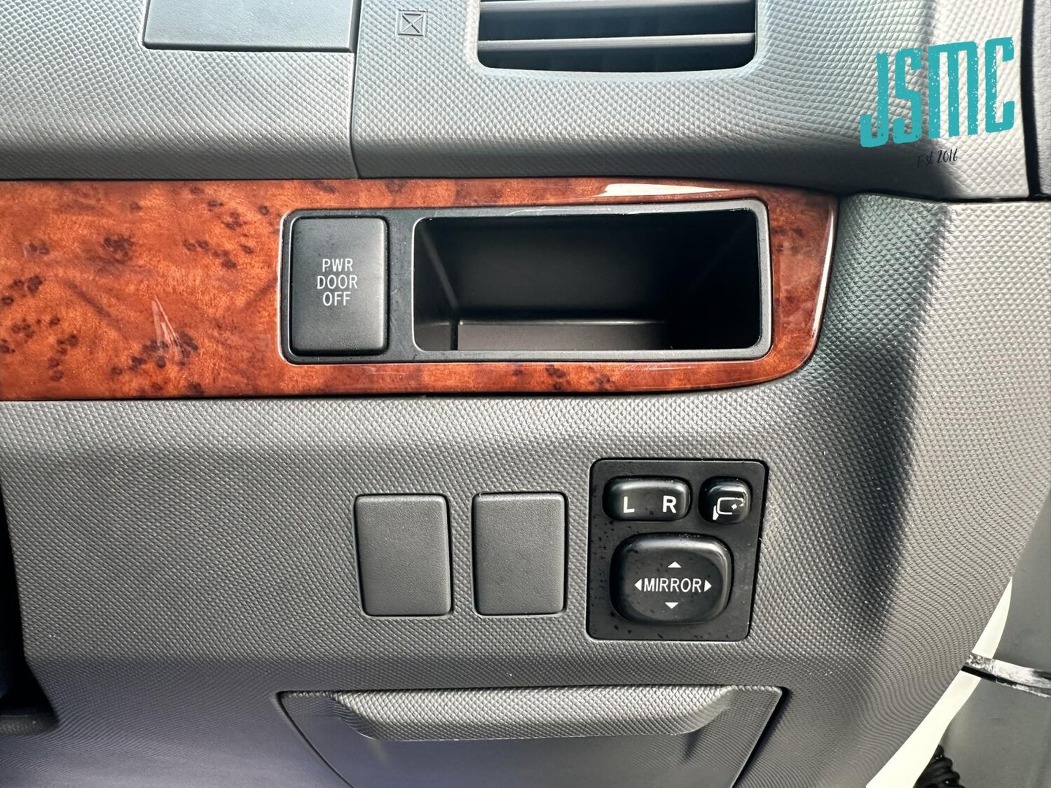 Used Toyota Estima 2010 for sale - 78057303: Photo 40