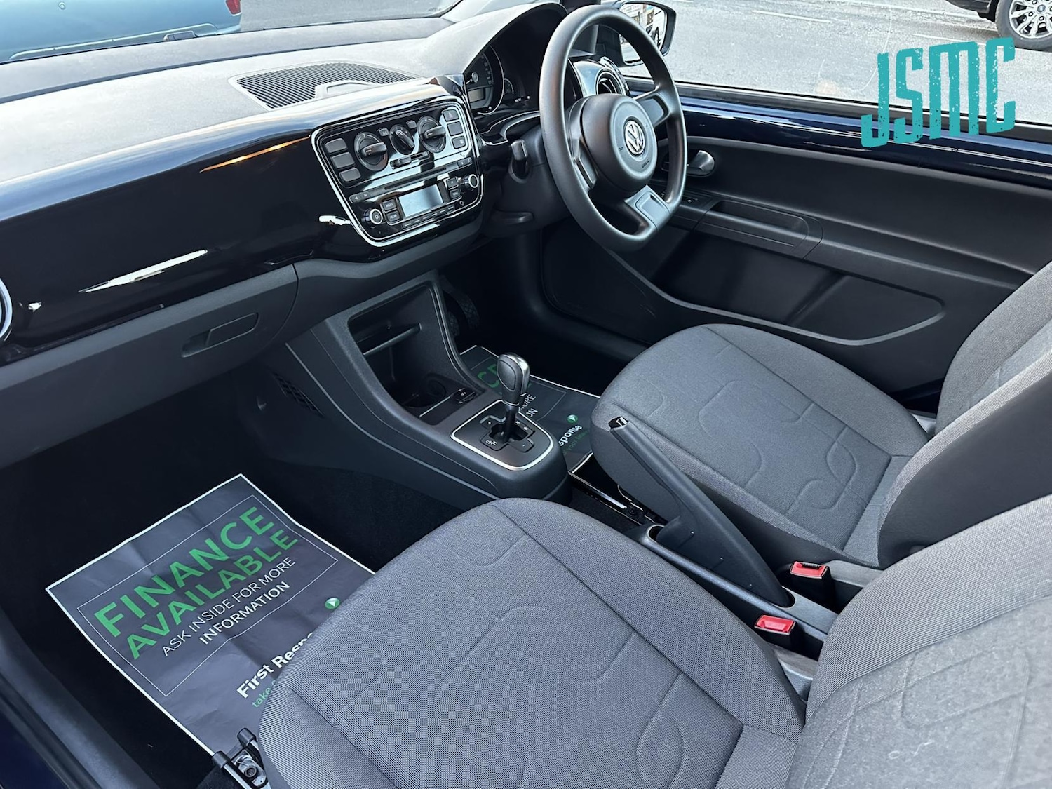 Used Volkswagen up! 2013 for sale - 76352661: Photo 2