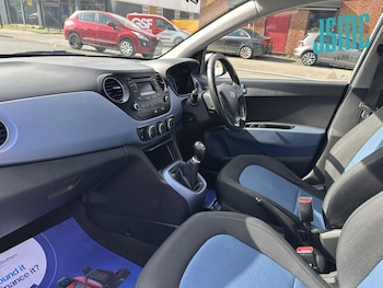 Used Hyundai i10 2015 for sale - 78420756: Photo