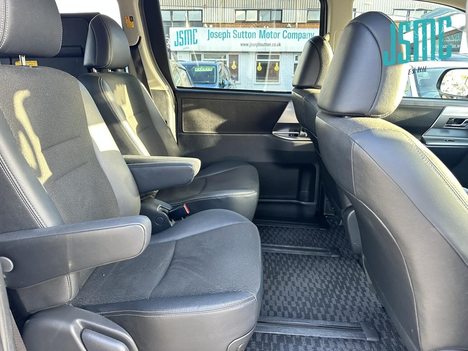 Used Toyota Voxy 2013 for sale - 78057302: Photo 12