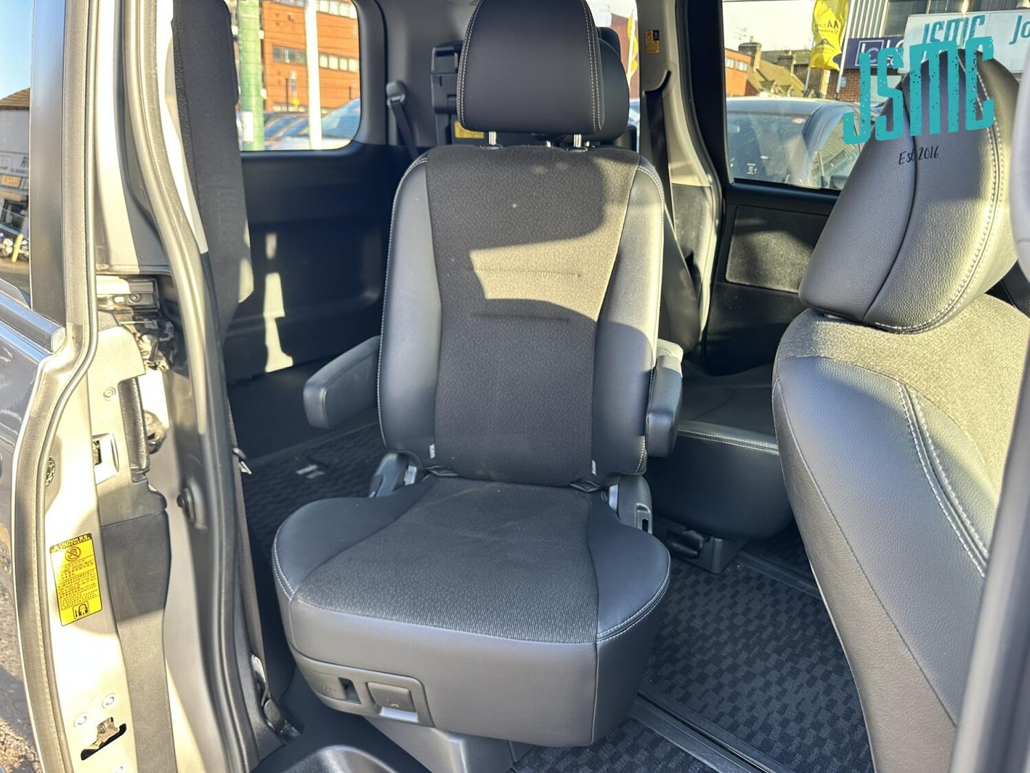 Used Toyota Voxy 2013 for sale - 78057302: Photo 14