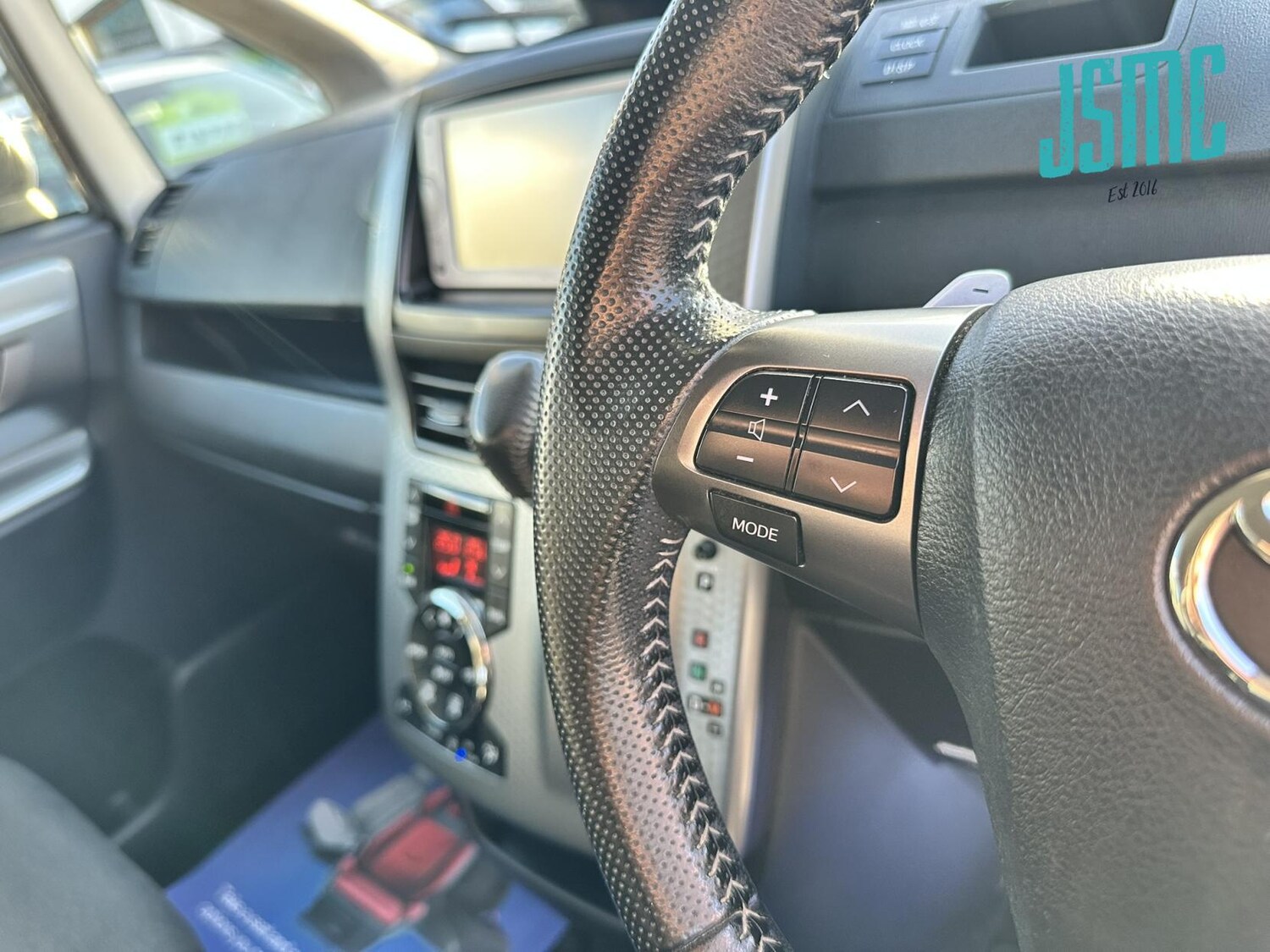 Used Toyota Voxy 2013 for sale - 78057302: Photo 24