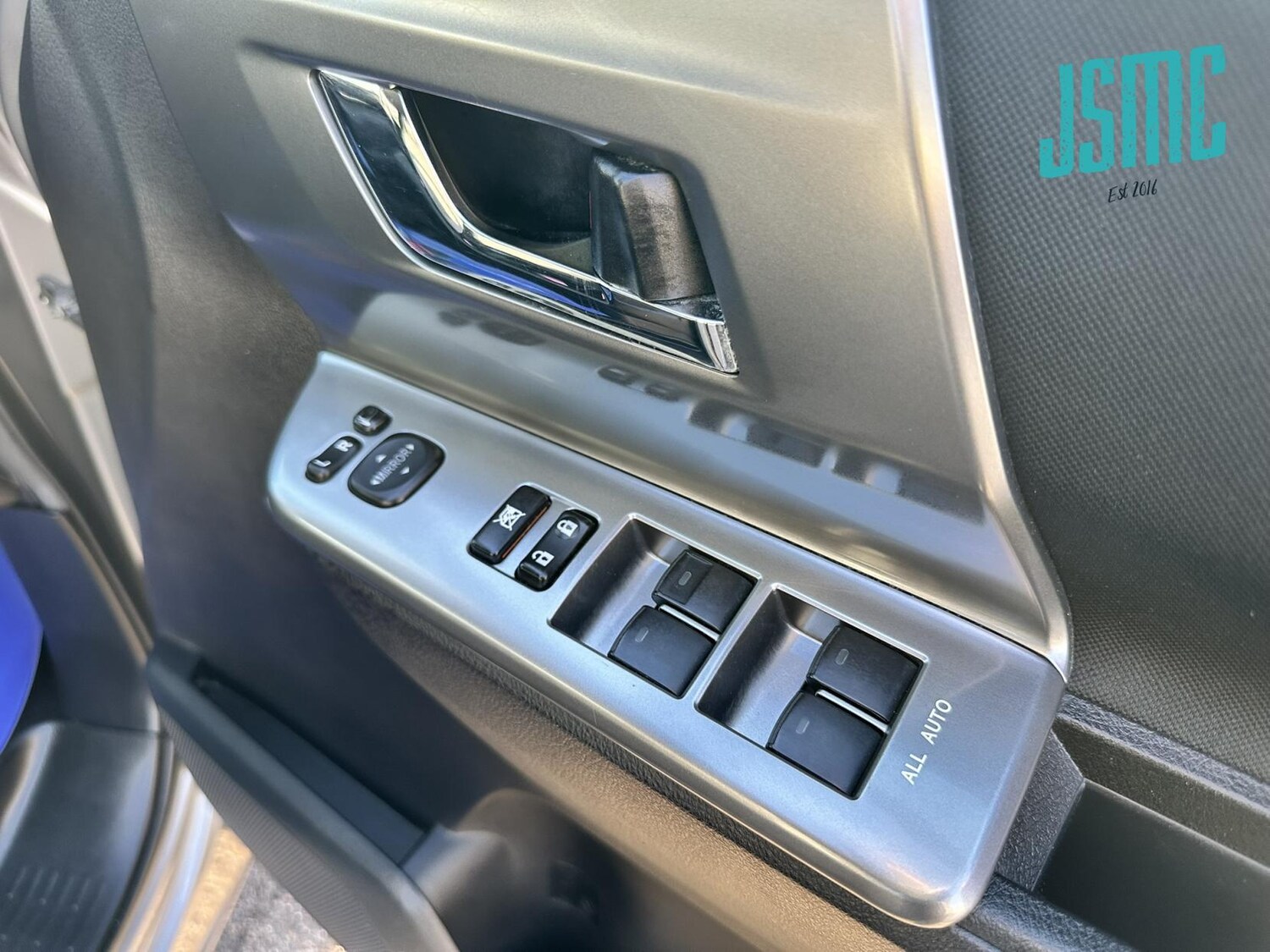 Used Toyota Voxy 2013 for sale - 78057302: Photo 26