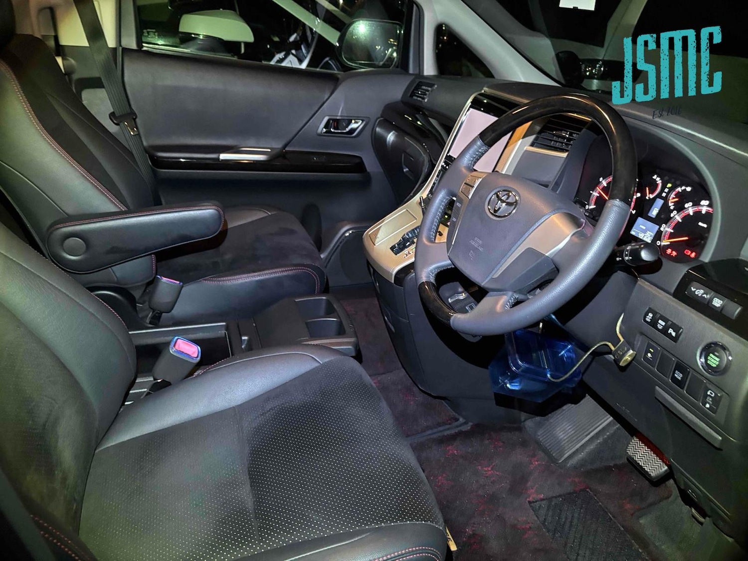 Used Toyota Vellfire 2012 for sale - 76766728: Photo 2