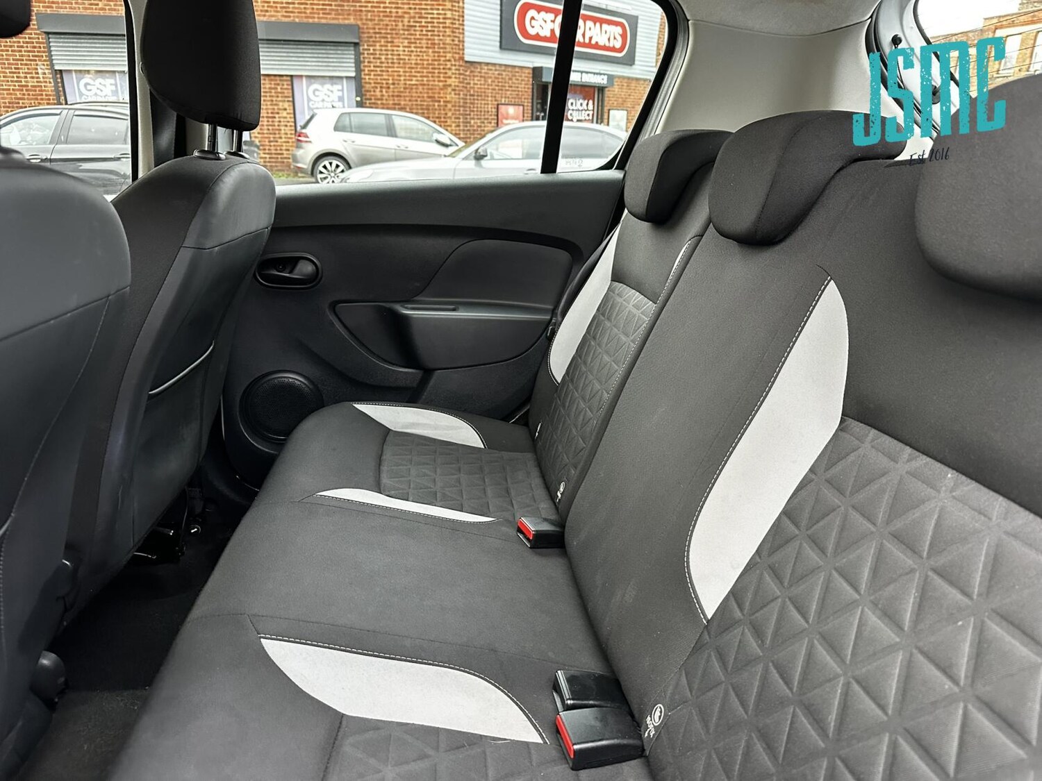 Used Dacia Sandero Stepway 2014 for sale - 76922252: Photo 6