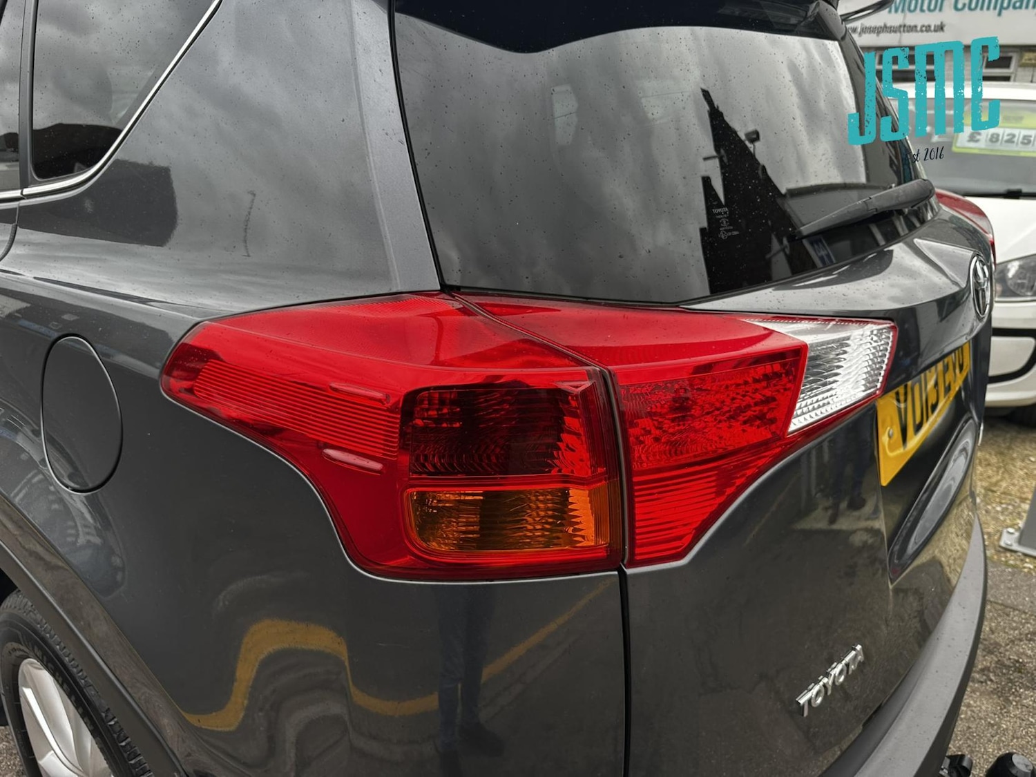 Used Toyota RAV4 2013 for sale - 76652970: Photo 31