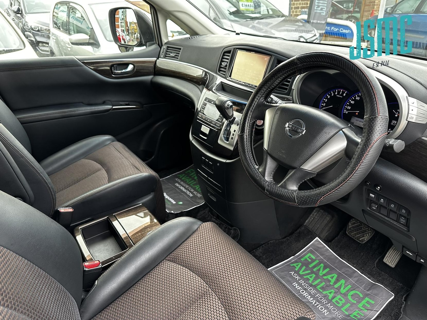 Used Nissan Elgrand 2011 for sale - 77754506: Photo 11