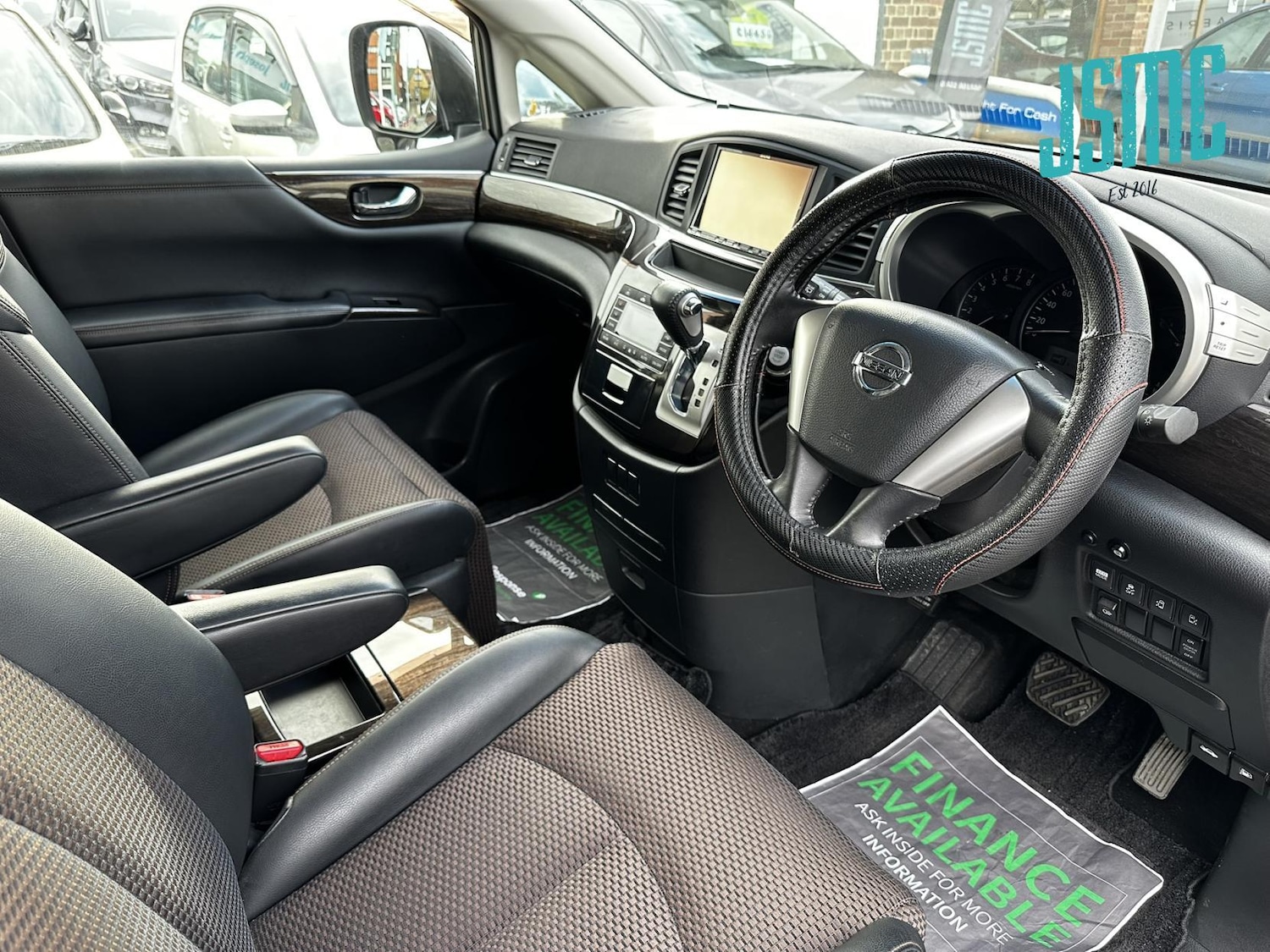 Used Nissan Elgrand 2011 for sale - 77754506: Photo 19