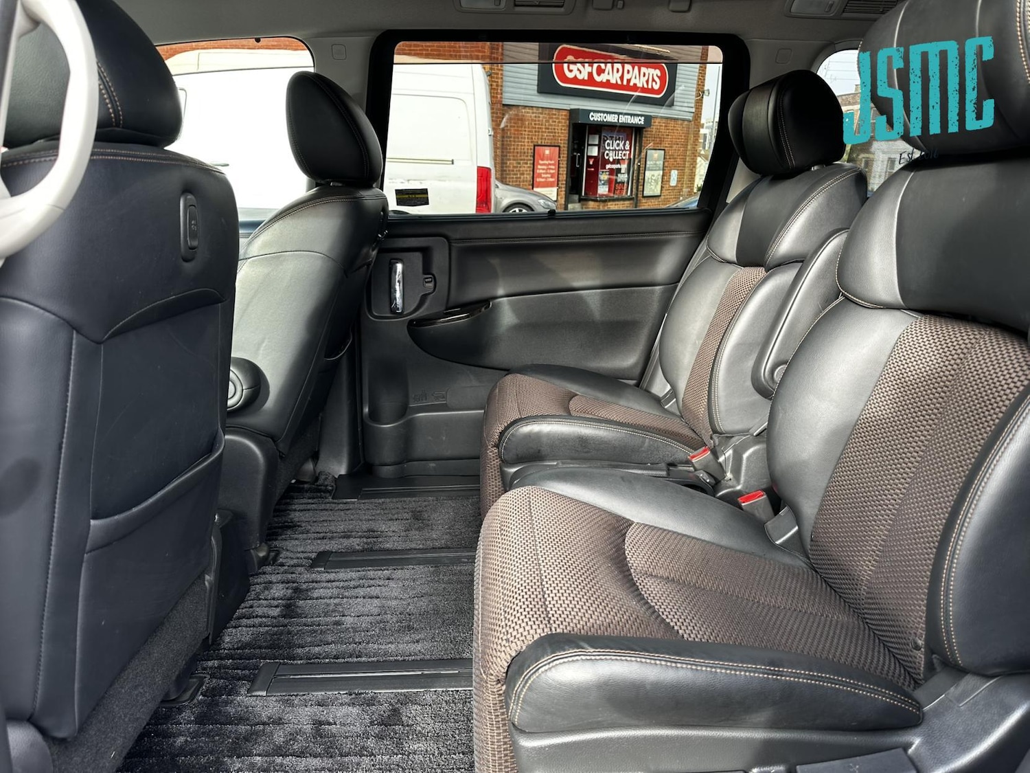 Used Nissan Elgrand 2011 for sale - 77754506: Photo 26