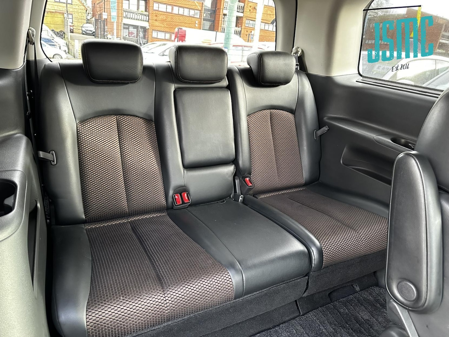 Used Nissan Elgrand 2011 for sale - 77754506: Photo 27