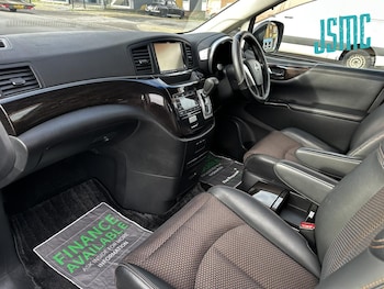 Used Nissan Elgrand 2011 for sale - 77754506: Photo