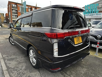 Used Nissan Elgrand 2011 for sale - 77754506: Photo