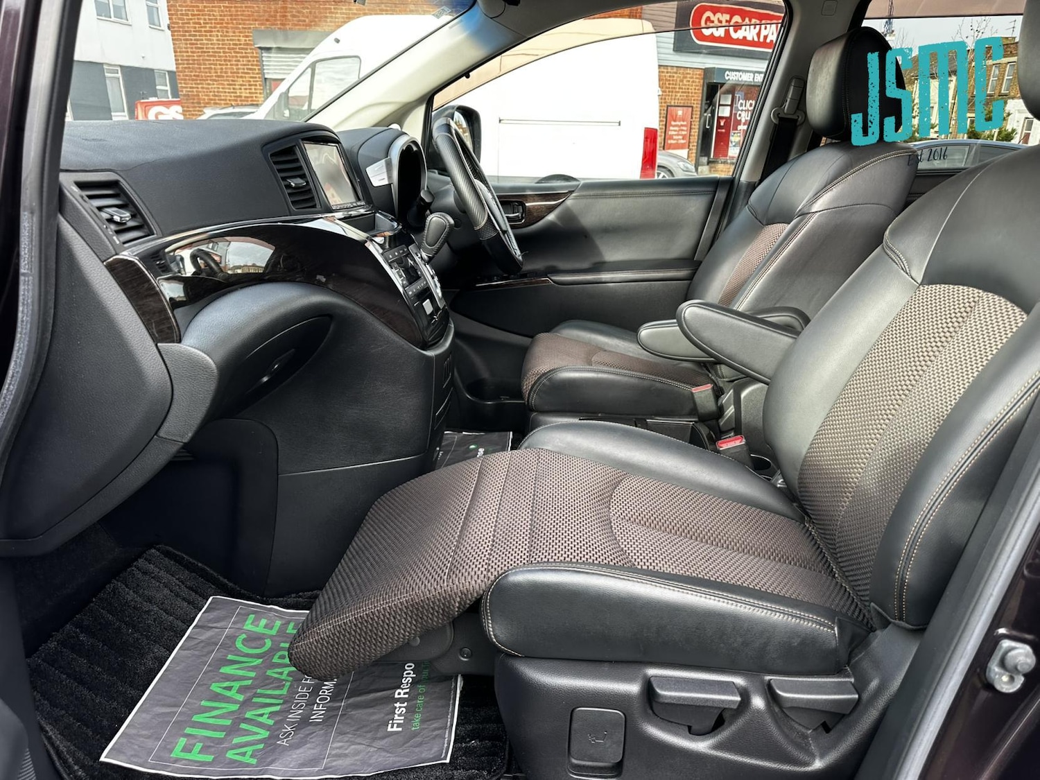 Used Nissan Elgrand 2011 for sale - 77754506: Photo 5