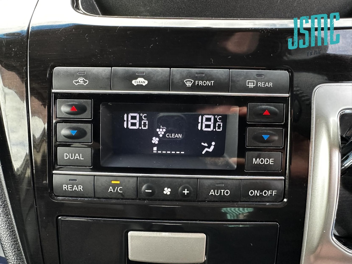 Used Nissan Elgrand 2011 for sale - 78099771: Photo 21