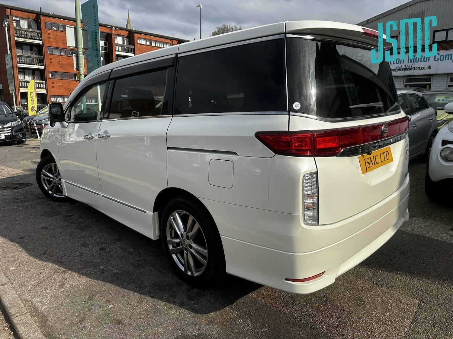 Used Nissan Elgrand 2011 for sale - 78099771: Photo 4