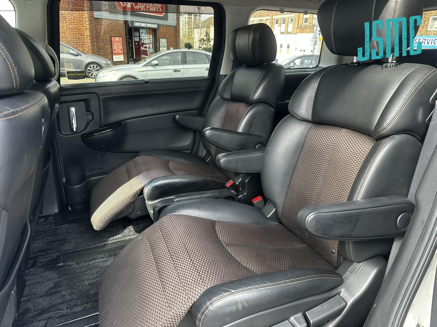 Used Nissan Elgrand 2011 for sale - 78099771: Photo 7