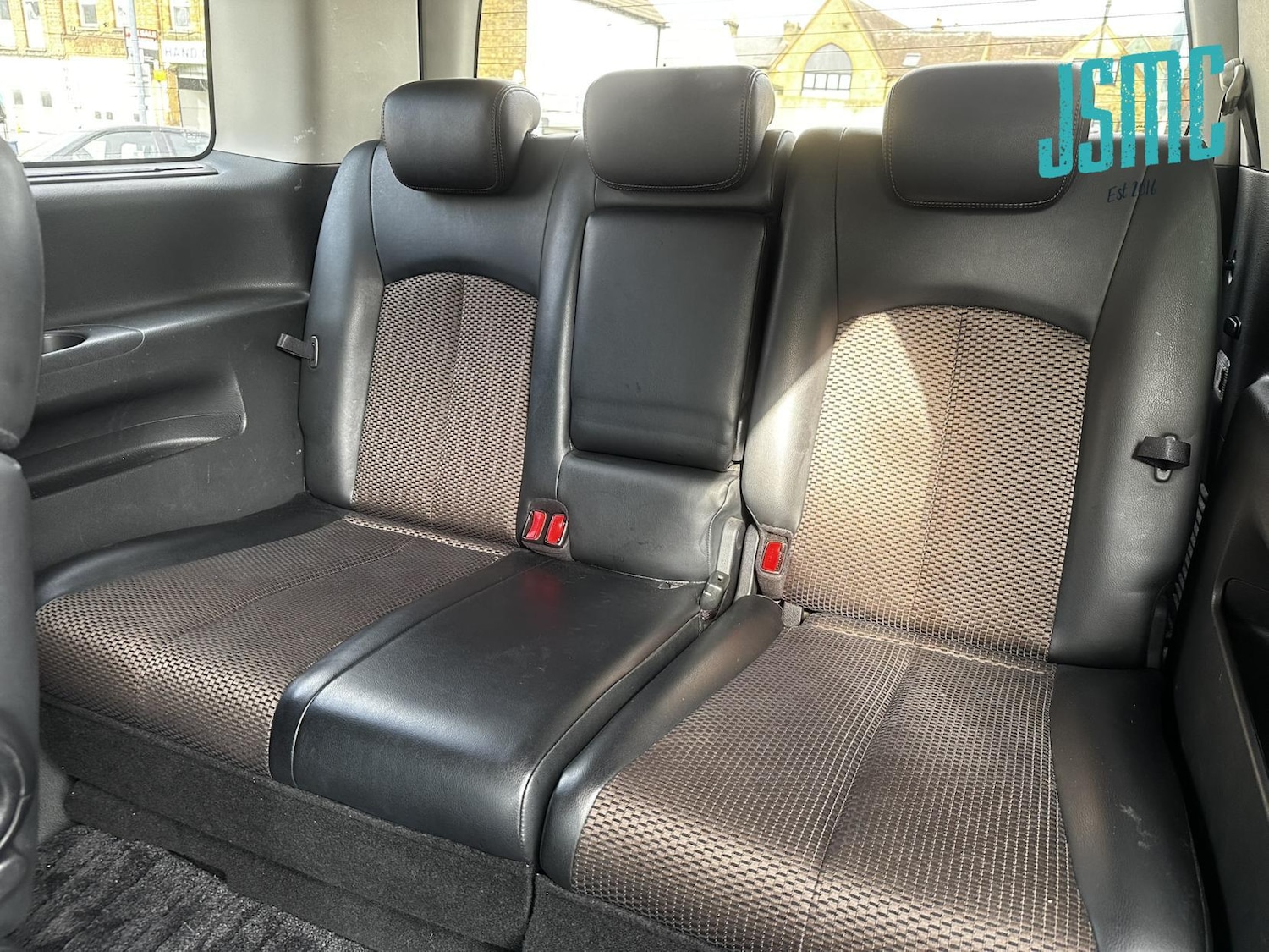 Used Nissan Elgrand 2011 for sale - 78099771: Photo 9
