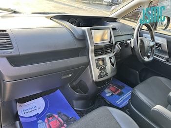 Used Toyota Voxy 2013 for sale - 78808235: Photo