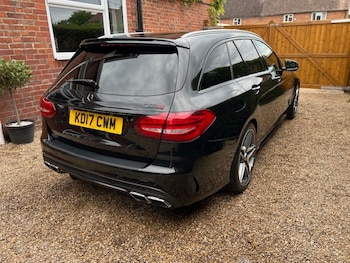 Used Mercedes-Benz C-Class 2017 for sale - 75375586: Photo