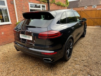 Used Porsche Cayenne 2015 for sale - 78937715: Photo