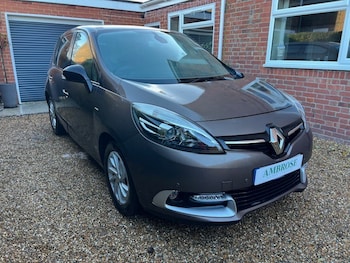2016 (16) - 1.5 dCi Limited Nav 5dr auto