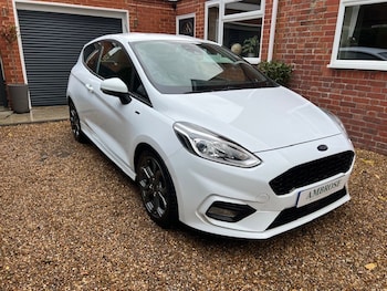 Used Ford Fiesta 2018 for sale - 76428330: Photo