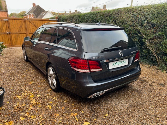 Used Mercedes-Benz E Class 2014 for sale - 77435343: Photo 2
