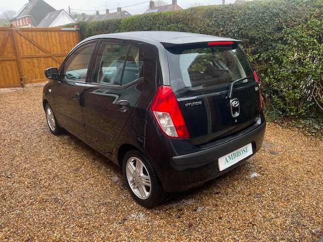 Used Hyundai i10 2010 for sale - 77294377: Photo 2