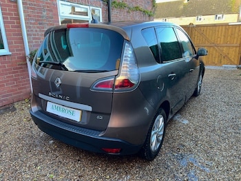 Used Renault Scenic 2016 for sale - 77589826: Photo