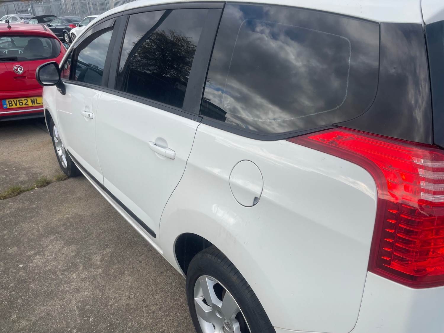 Used Peugeot 5008 2013 for sale - 76316586: Photo 4