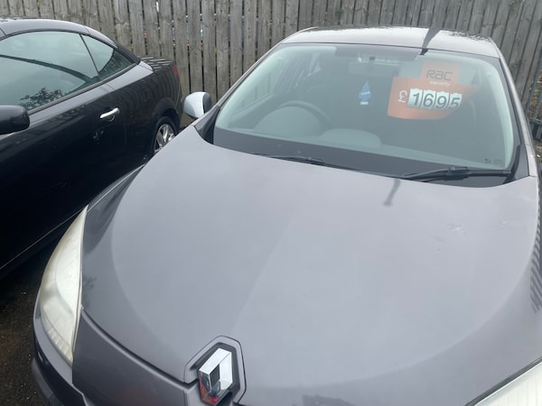 Used Renault Megane 2010 for sale - 76103732: Photo 2
