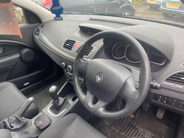 Used Renault Megane 2010 for sale - 76103732: Photo 6