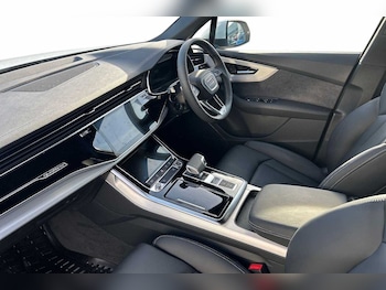 Used Audi Q7 2025 for sale - 76716719: Photo